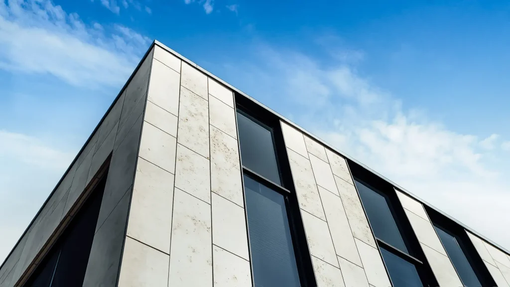 THE F1 OFFICE indgangsparti og facade